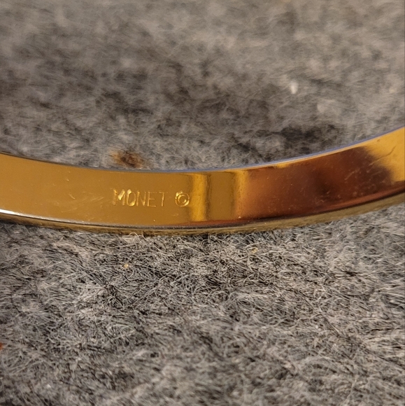 VINTAGE MONET BANGEL BRACELET - Picture 2 of 11